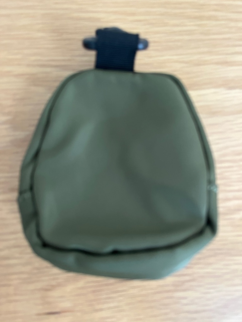HALARA Olive Green Compact Clip-On Pouch with Swivel Hook - Picture 2 of 3